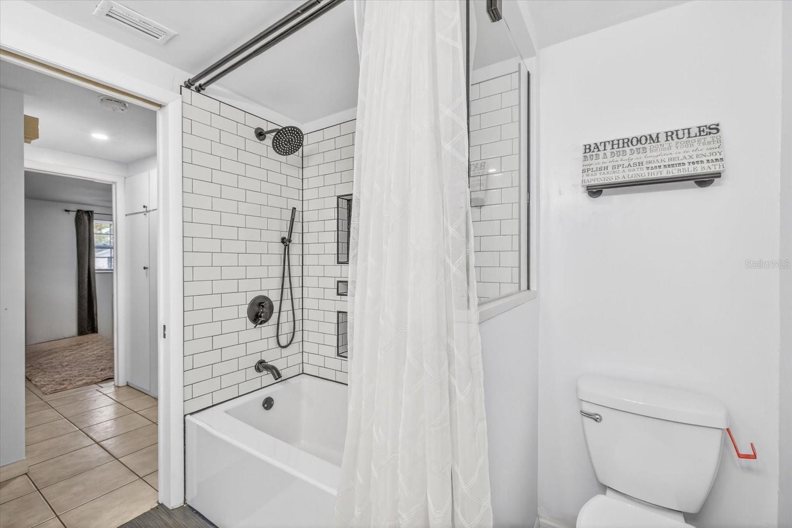 Image 18 of 25 For 5404 Front Drive