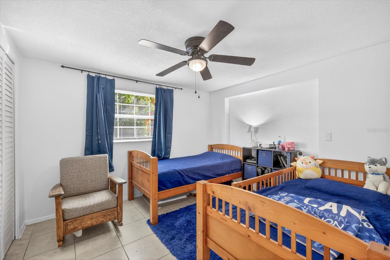 Image 19 of 25 For 5404 Front Drive