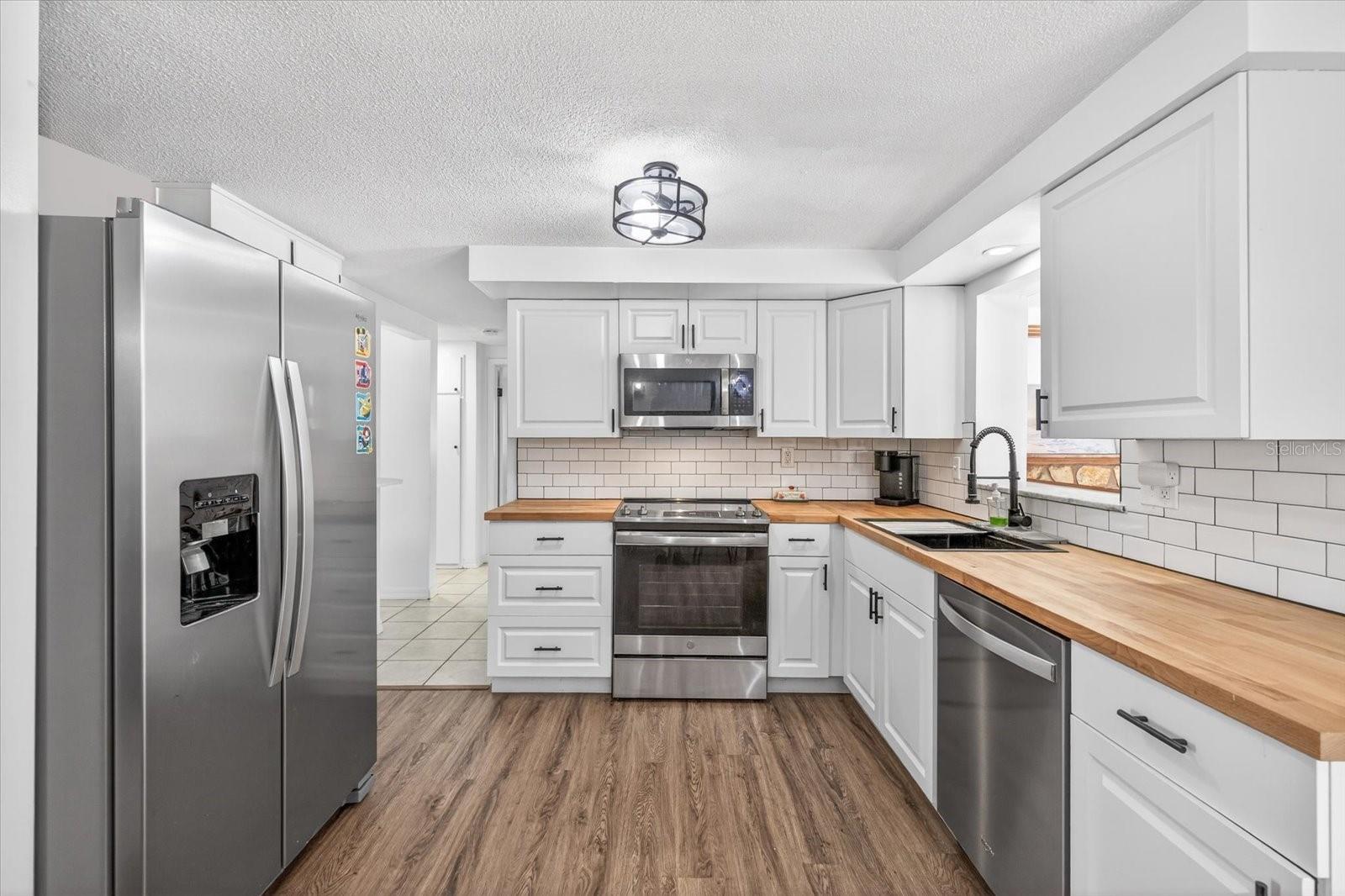 Image 2 of 25 For 5404 Front Drive