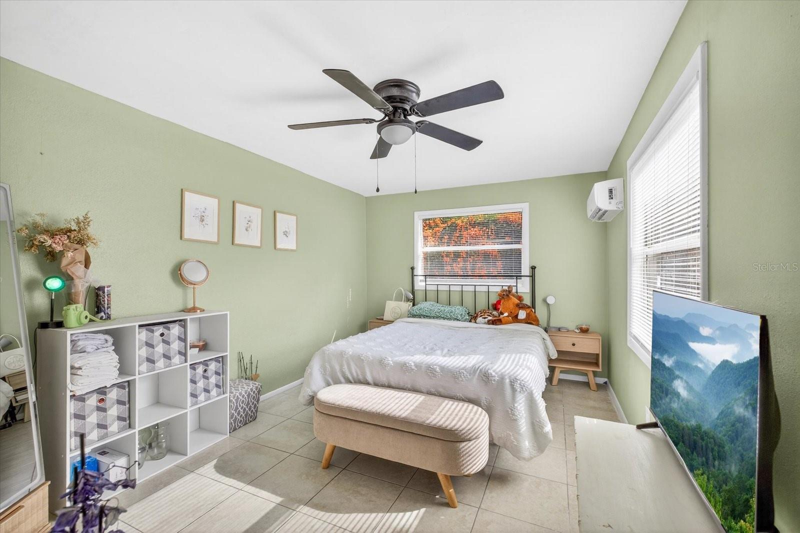 Image 21 of 25 For 5404 Front Drive