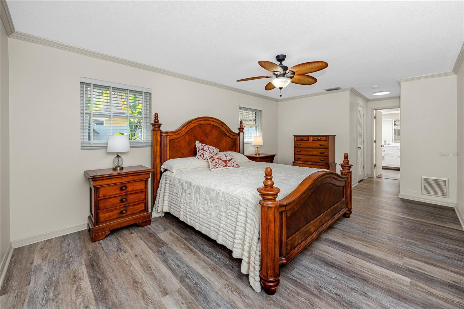 Image 24 of 44 For 13416 105th Avenue