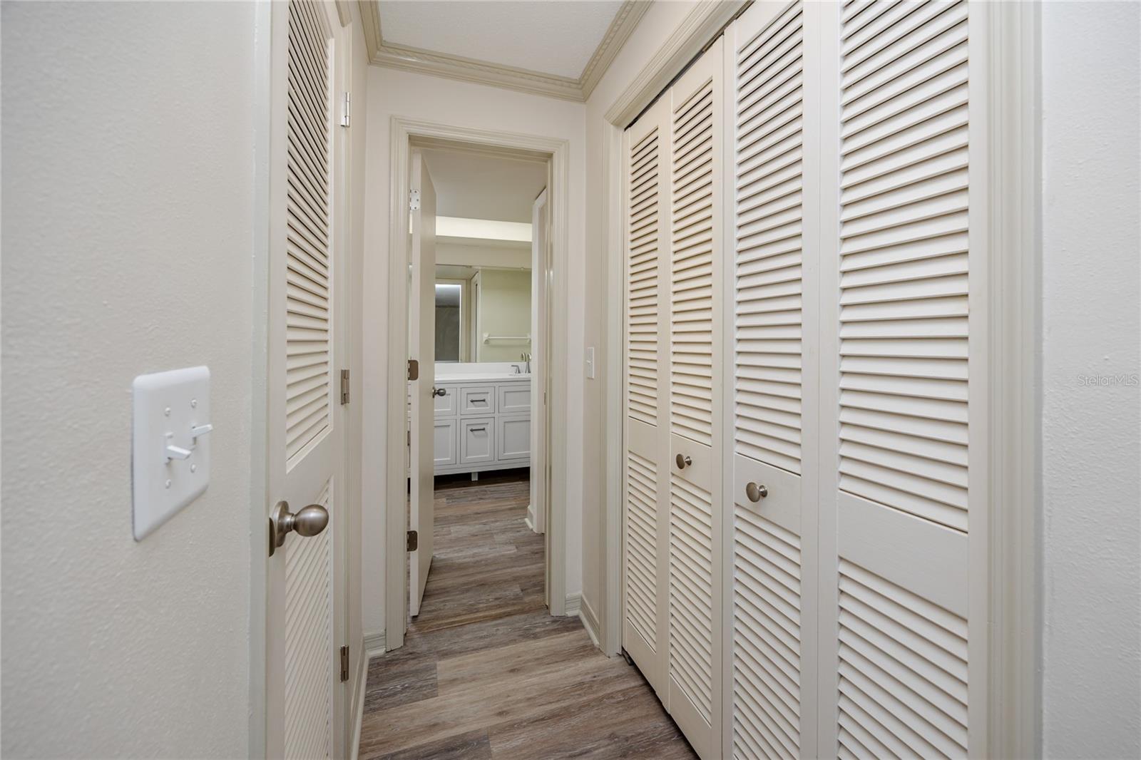 Image 25 of 44 For 13416 105th Avenue