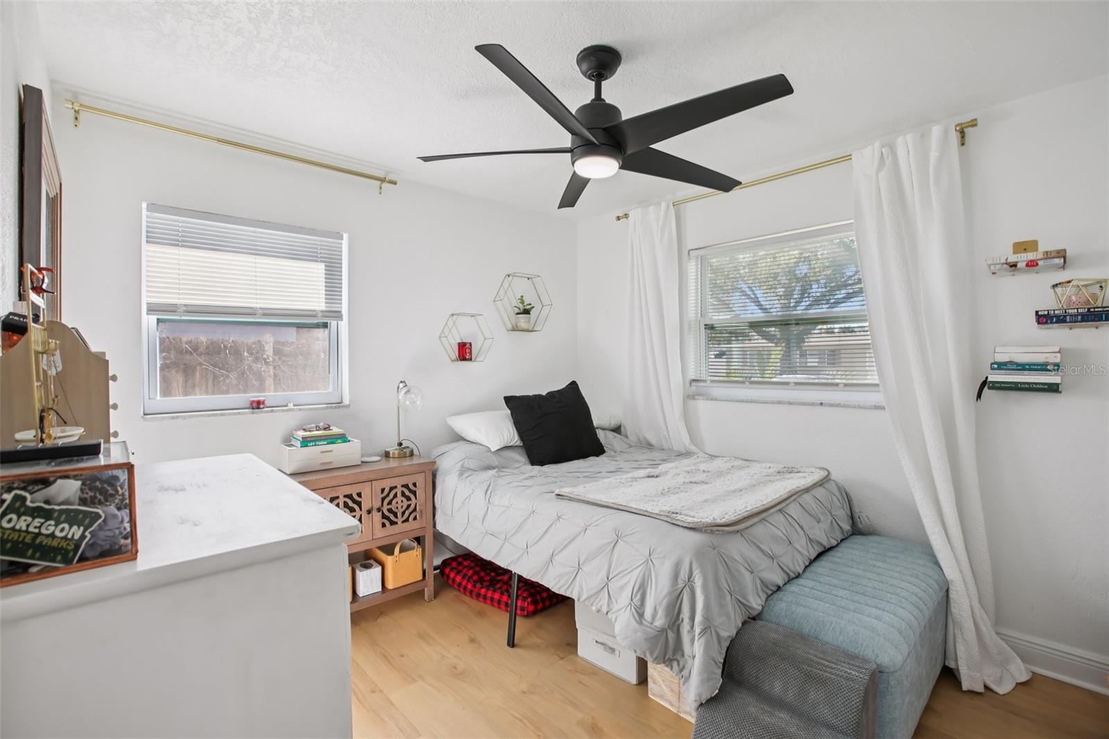 Listing photo id 15 for 8391 59th Lane N