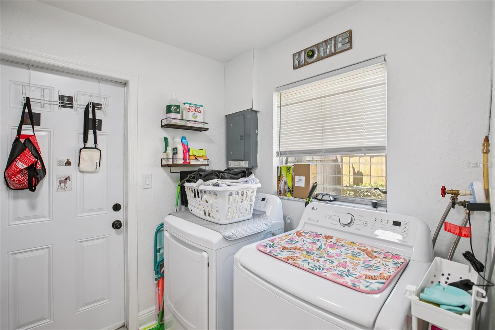 Listing photo id 16 for 8391 59th Lane N