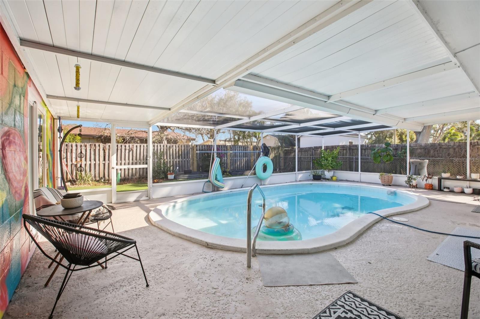 Listing photo id 17 for 8391 59th Lane N