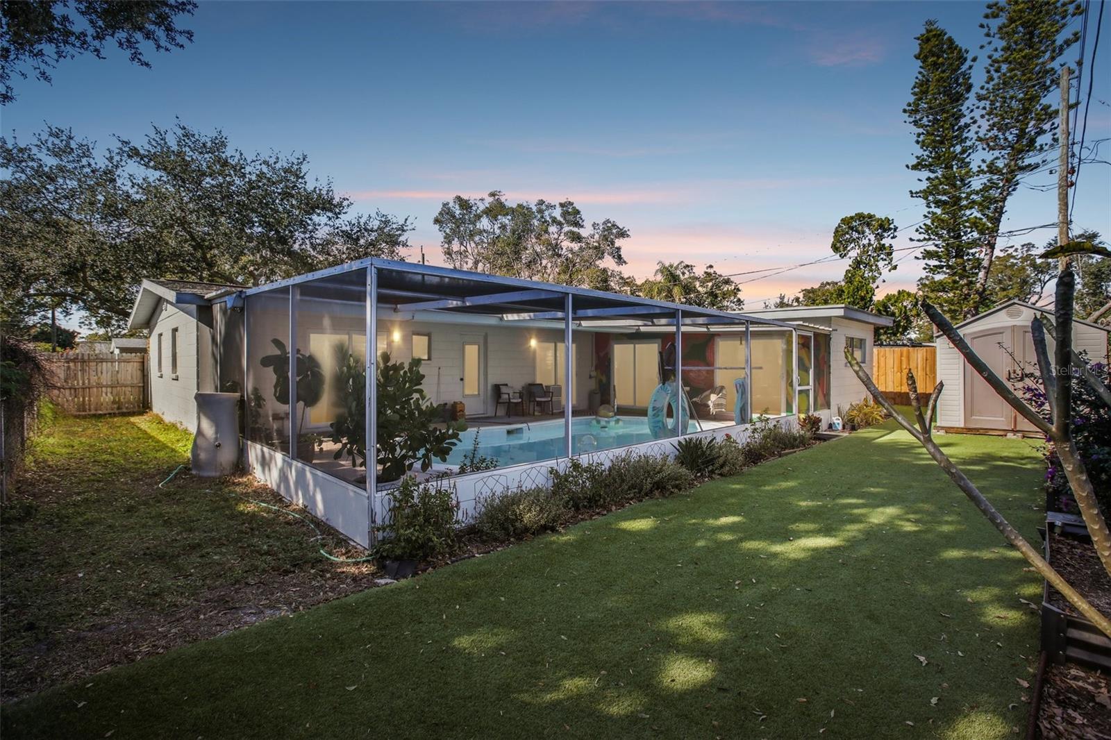 Listing photo id 20 for 8391 59th Lane N