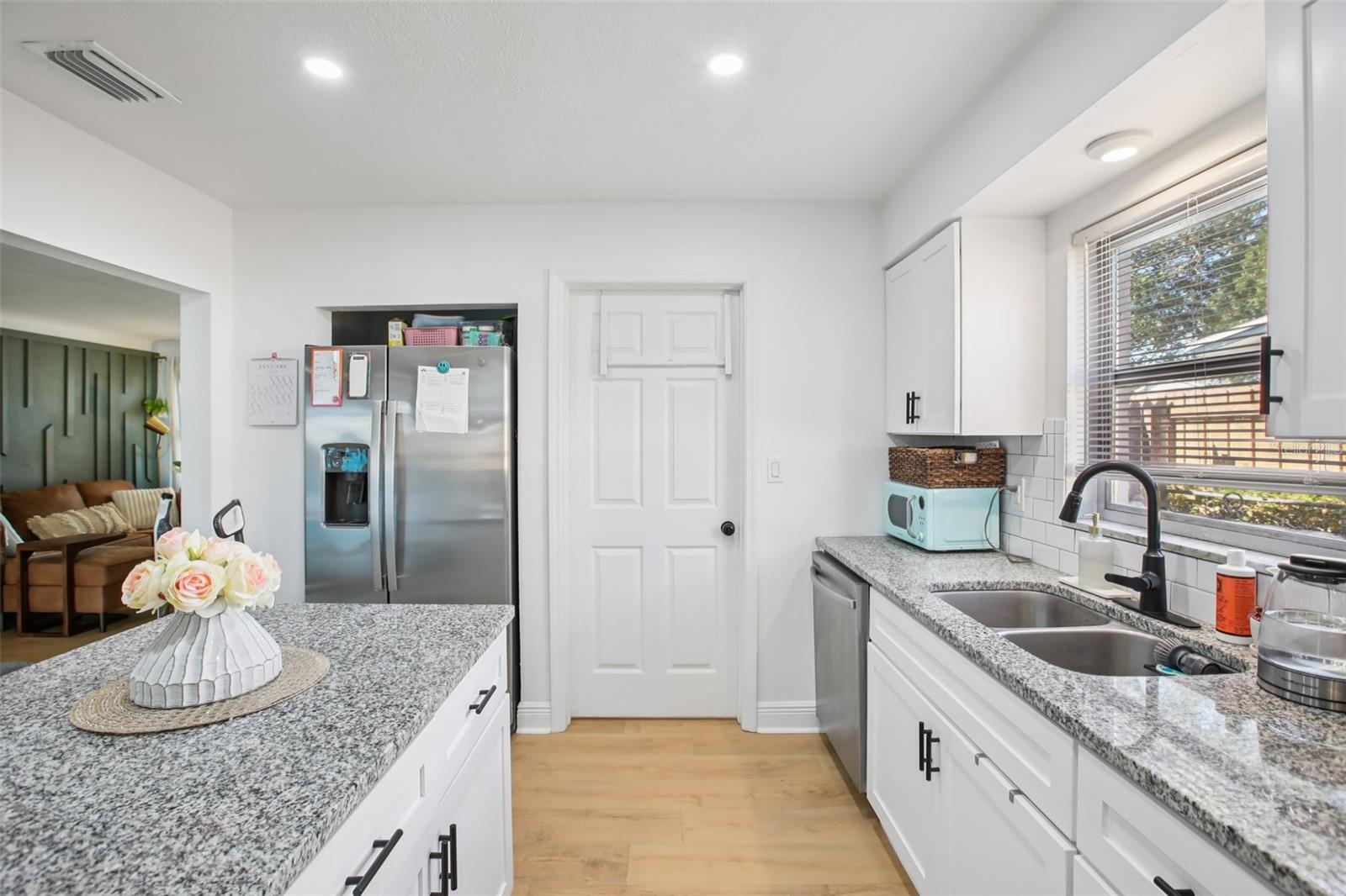 Listing photo id 6 for 8391 59th Lane N