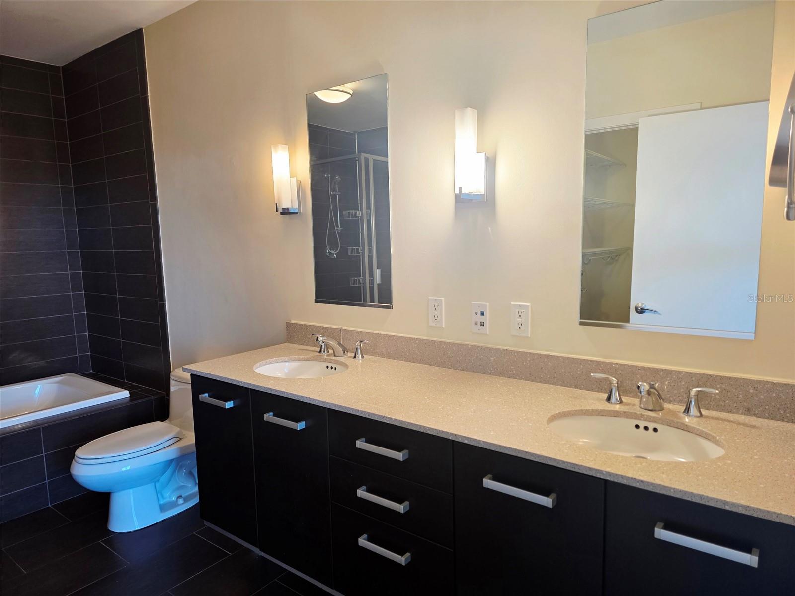 Image 12 of 46 For 475 2nd Street N 302