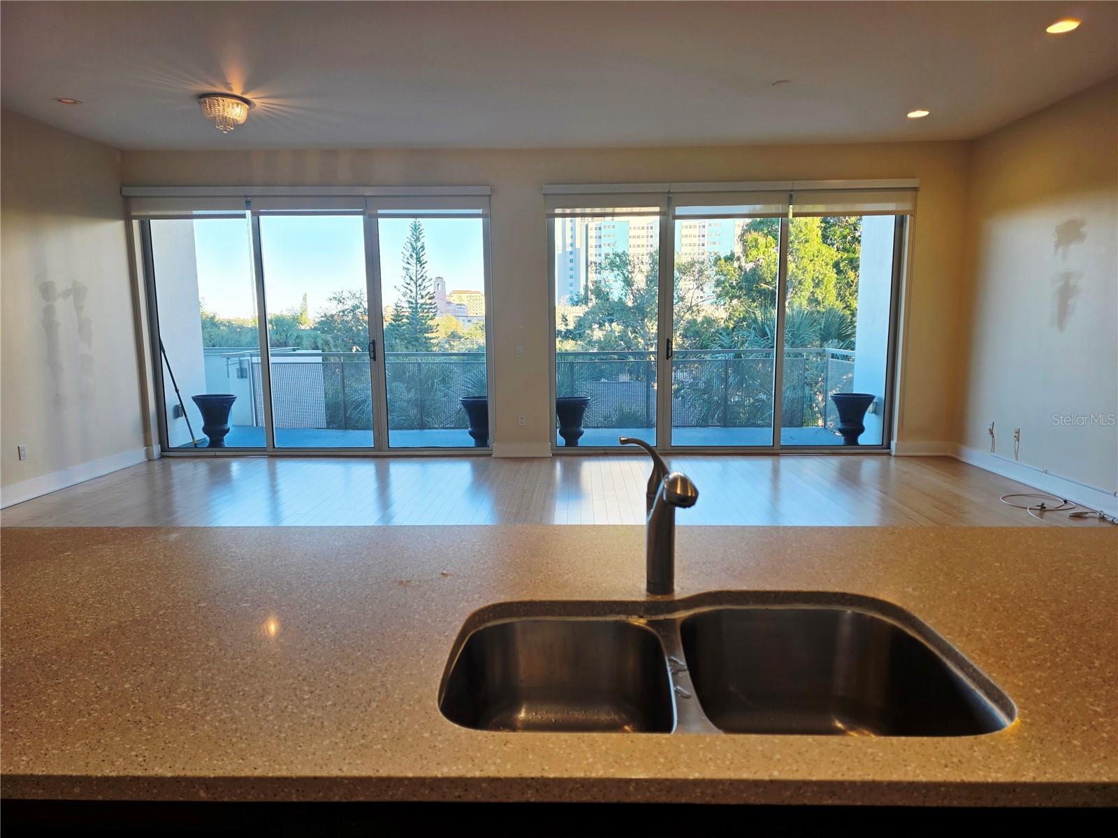 Image 22 of 46 For 475 2nd Street N 302