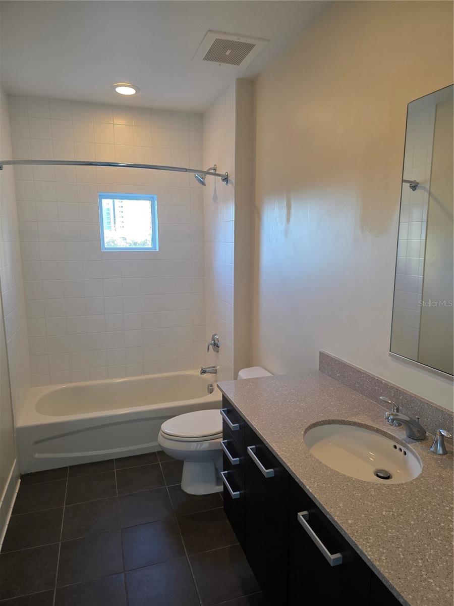 Image 24 of 46 For 475 2nd Street N 302