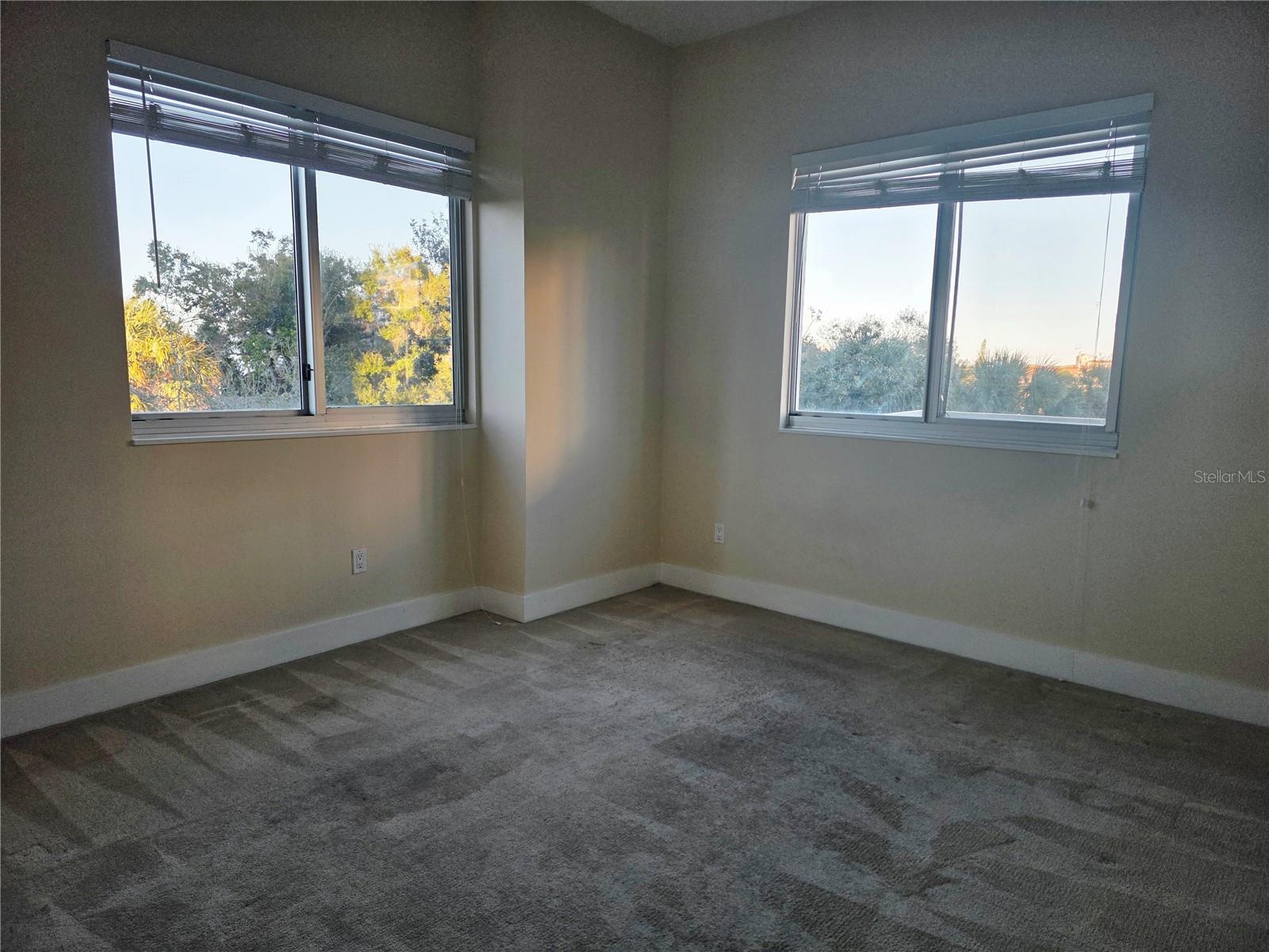 Image 25 of 46 For 475 2nd Street N 302