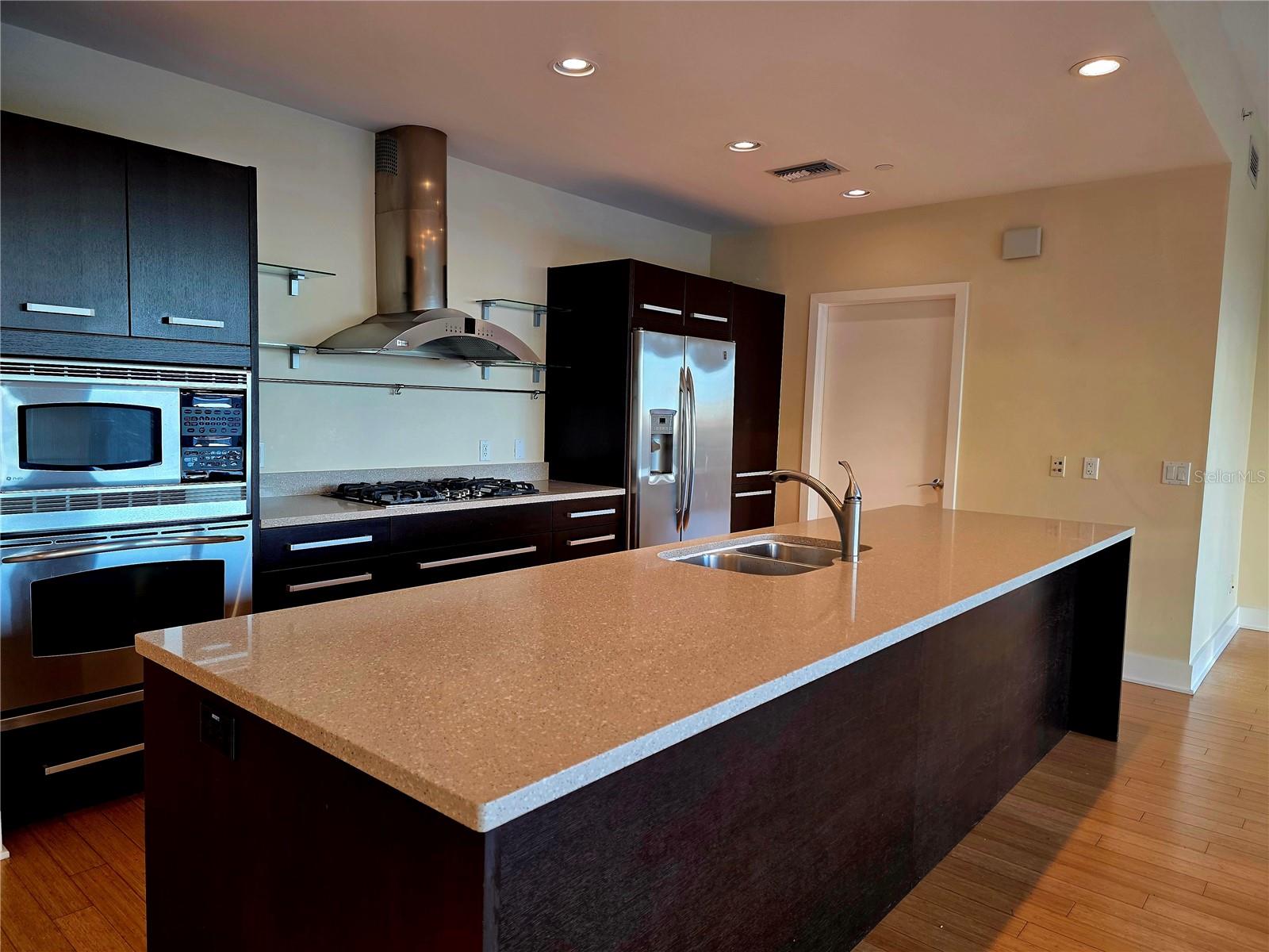 Image 7 of 46 For 475 2nd Street N 302