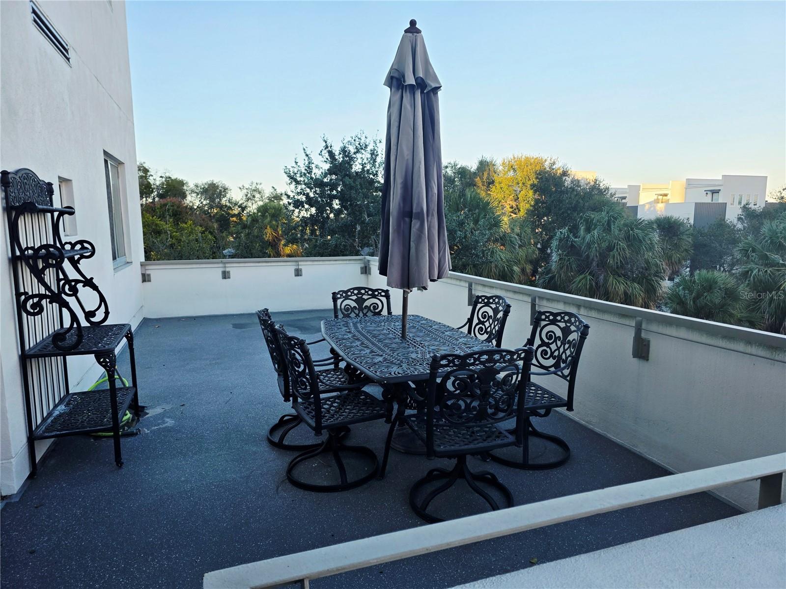 Image 8 of 46 For 475 2nd Street N 302