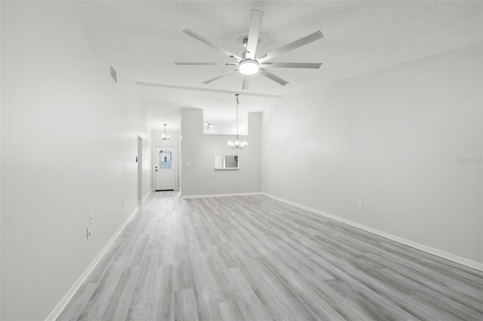 Image 13 of 38 For 1371 Pine Ridge Circle E B