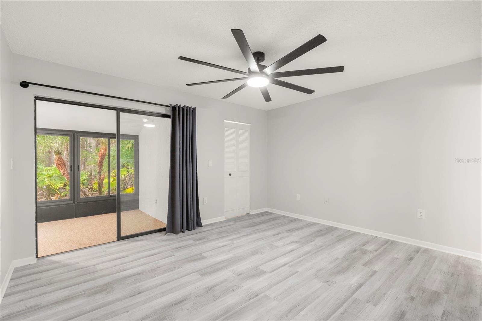 Image 14 of 38 For 1371 Pine Ridge Circle E B