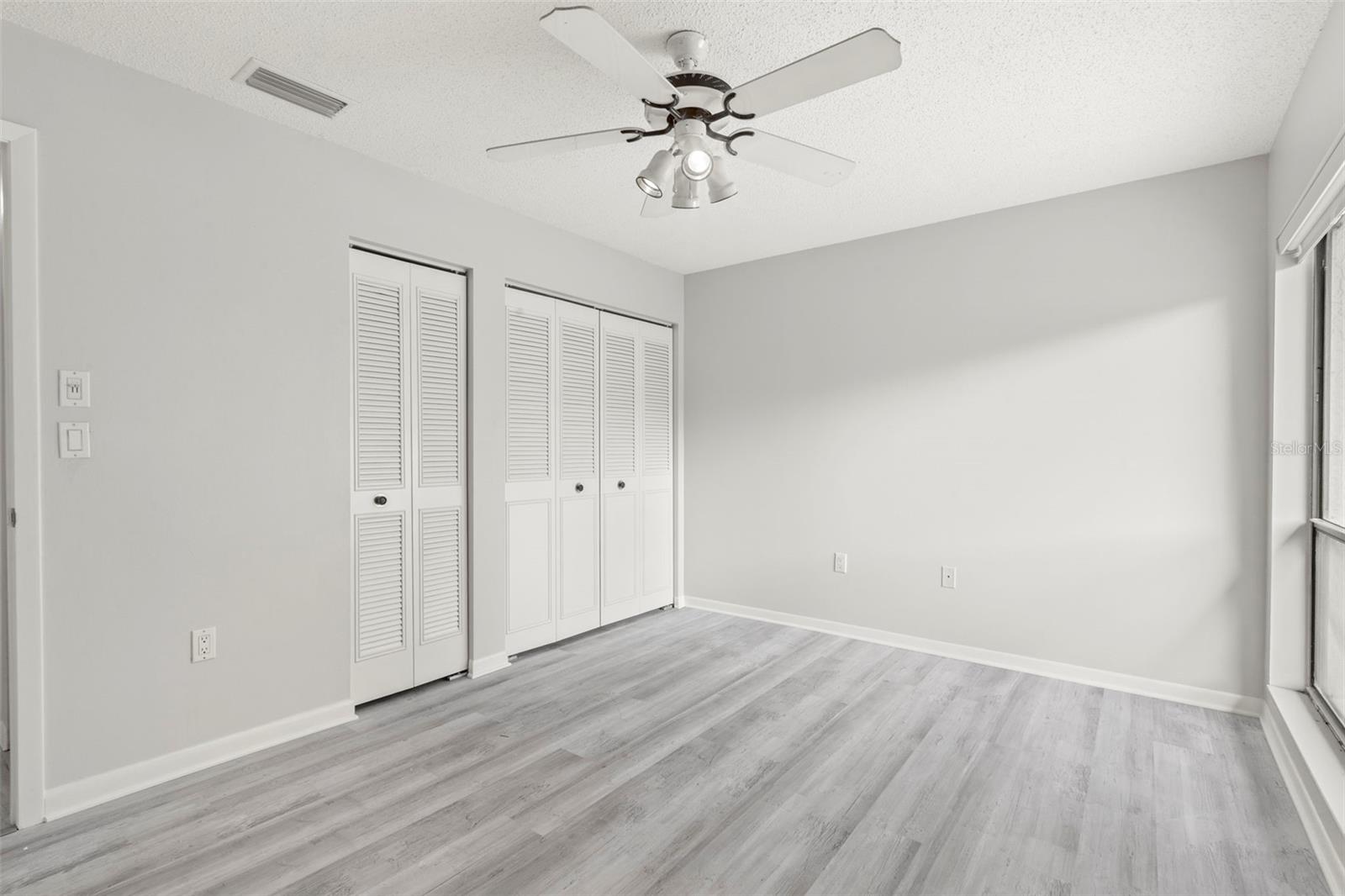 Image 20 of 38 For 1371 Pine Ridge Circle E B