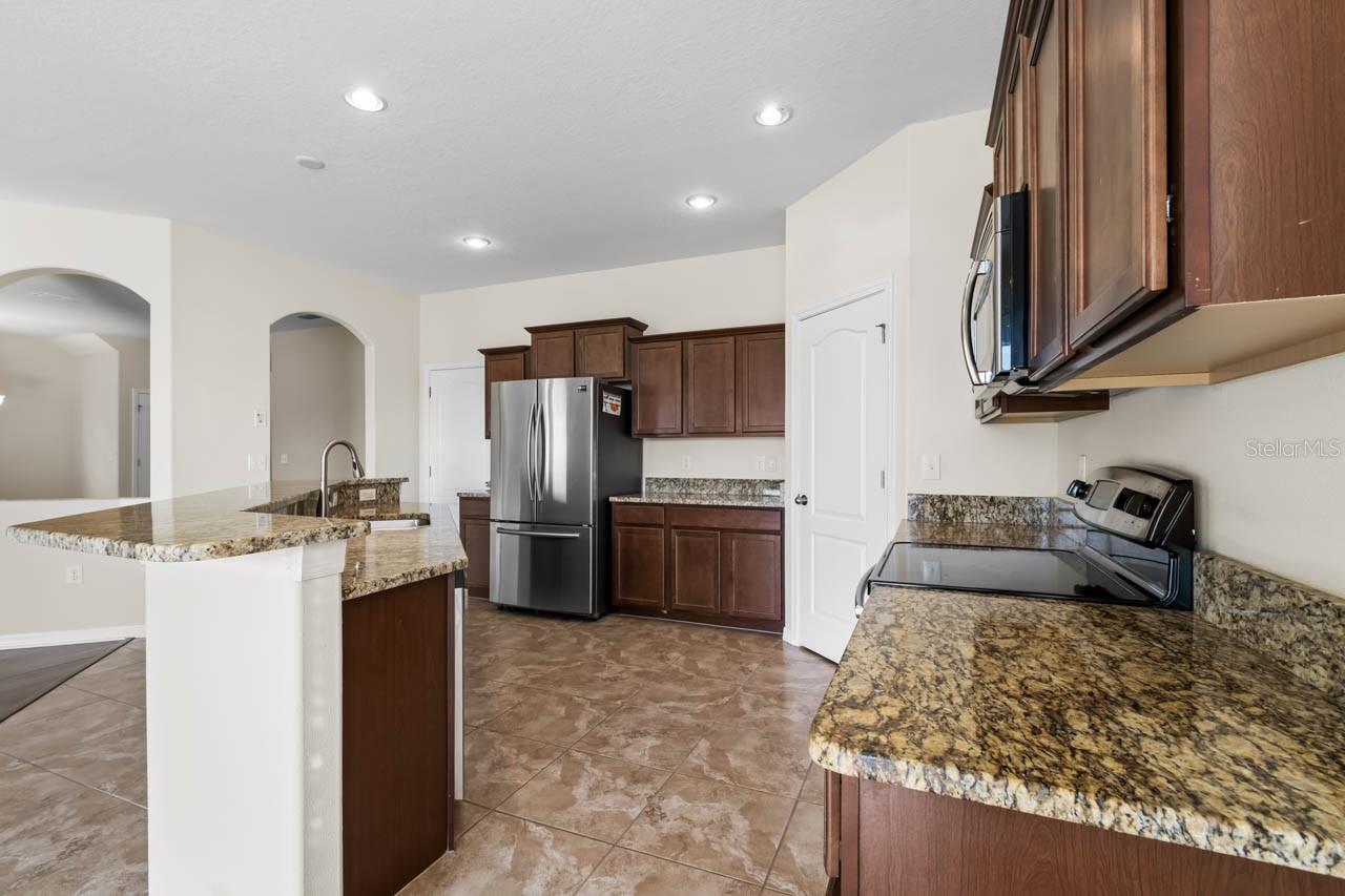 Image 17 of 76 For 1504 Oak Pond Street