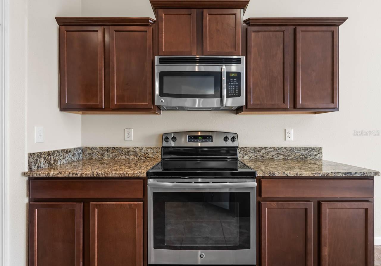 Image 18 of 76 For 1504 Oak Pond Street