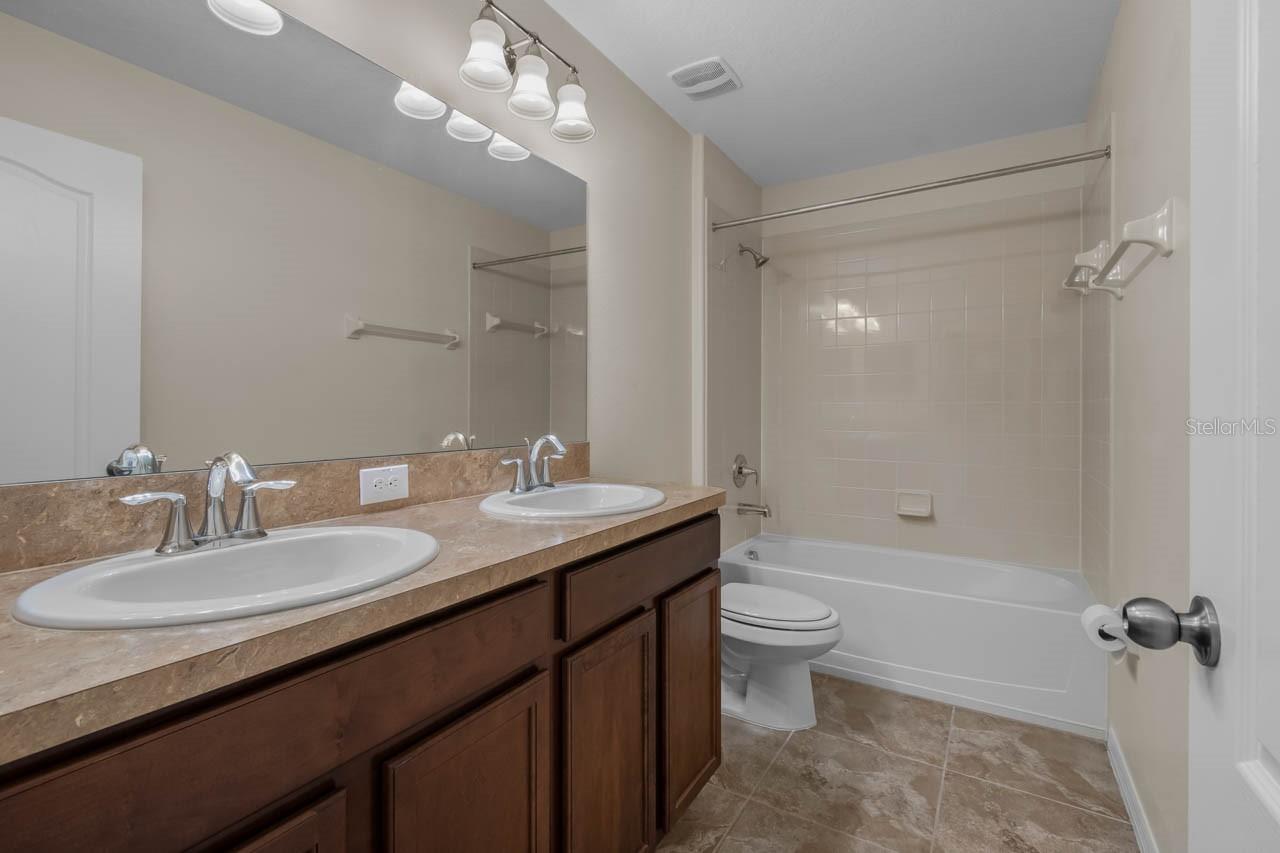 Image 40 of 76 For 1504 Oak Pond Street