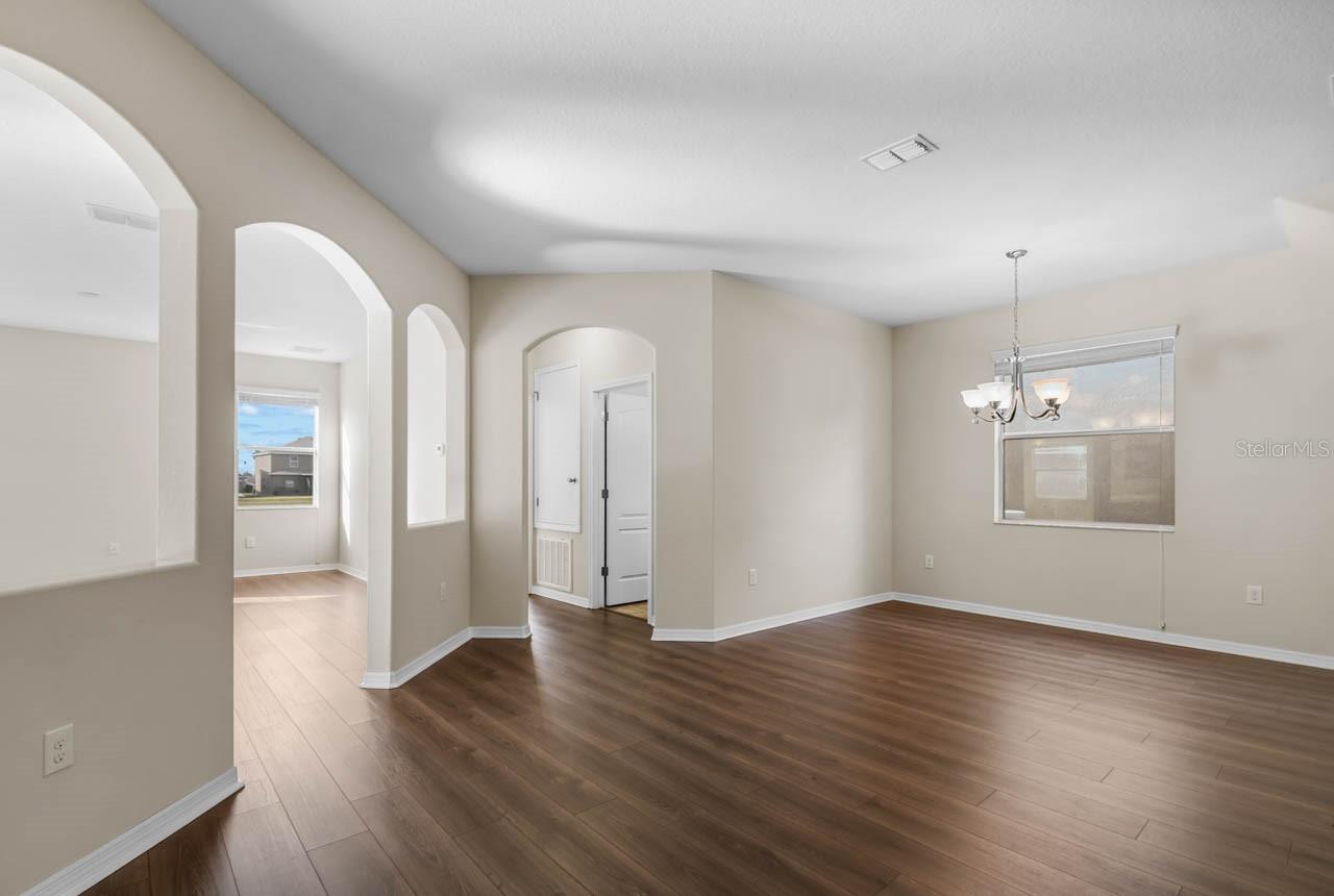 Image 5 of 76 For 1504 Oak Pond Street