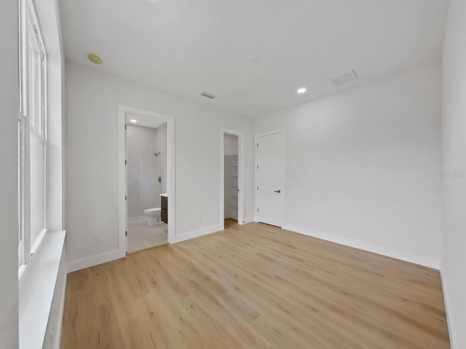 Image 24 of 53 For 17841 Simmons Road