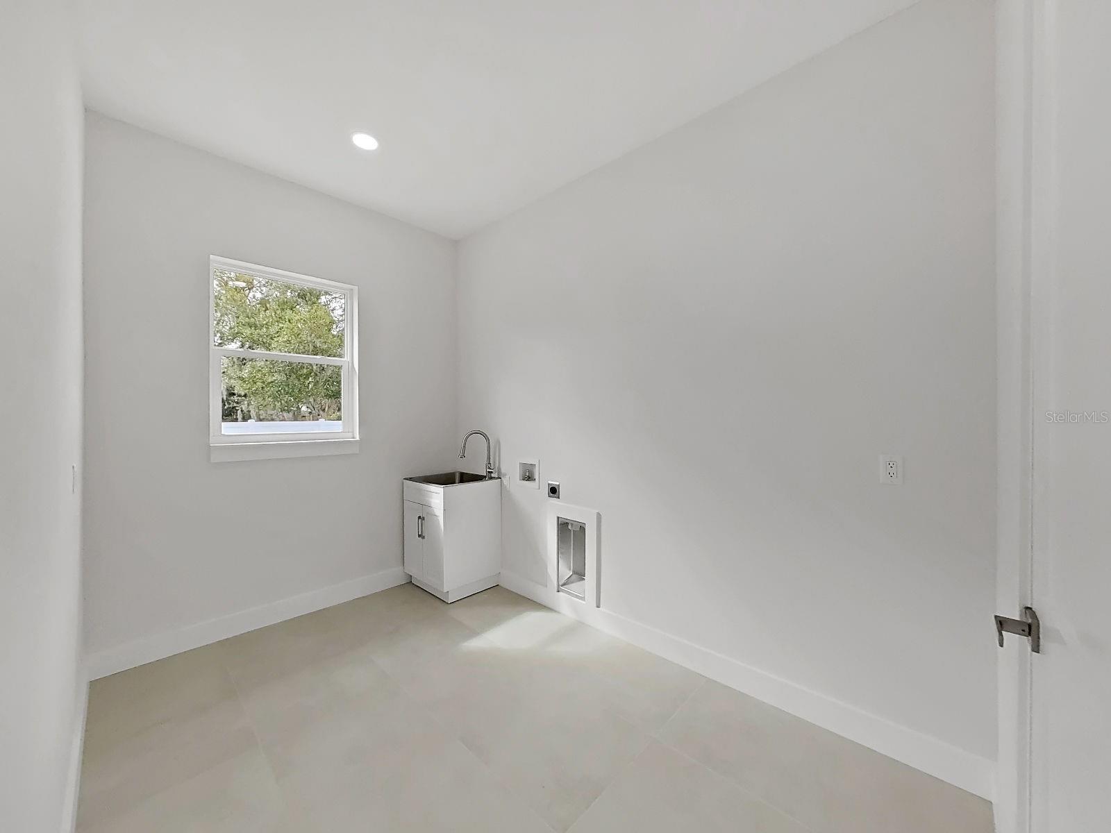 Image 35 of 53 For 17841 Simmons Road