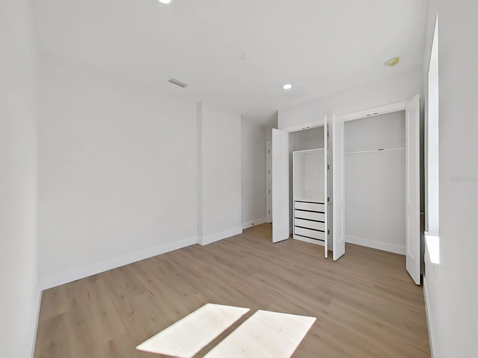 Image 46 of 53 For 17841 Simmons Road