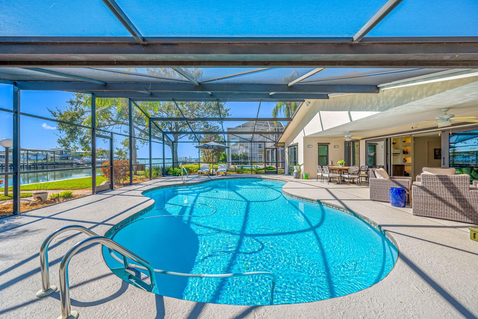 Image 23 of 34 For 539 Baywood Drive S