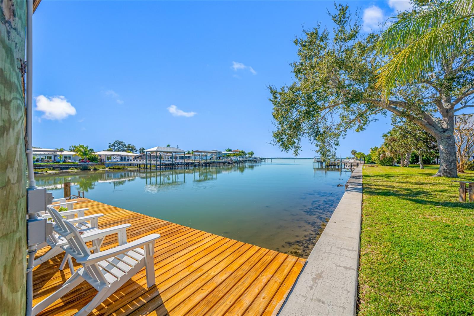 Image 29 of 34 For 539 Baywood Drive S