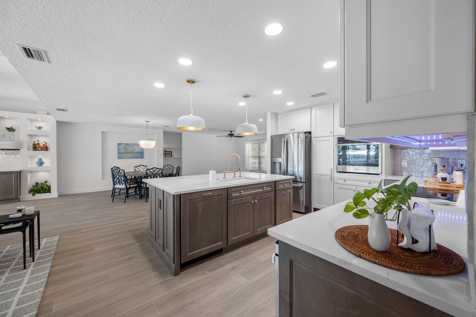 Image 6 of 34 For 539 Baywood Drive S