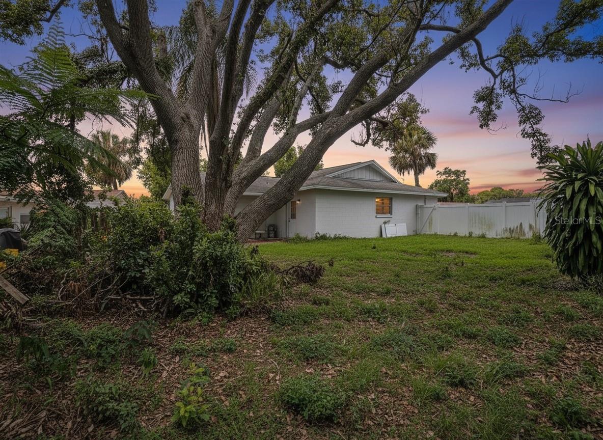 Image 27 of 30 For 7004 Lambright Court