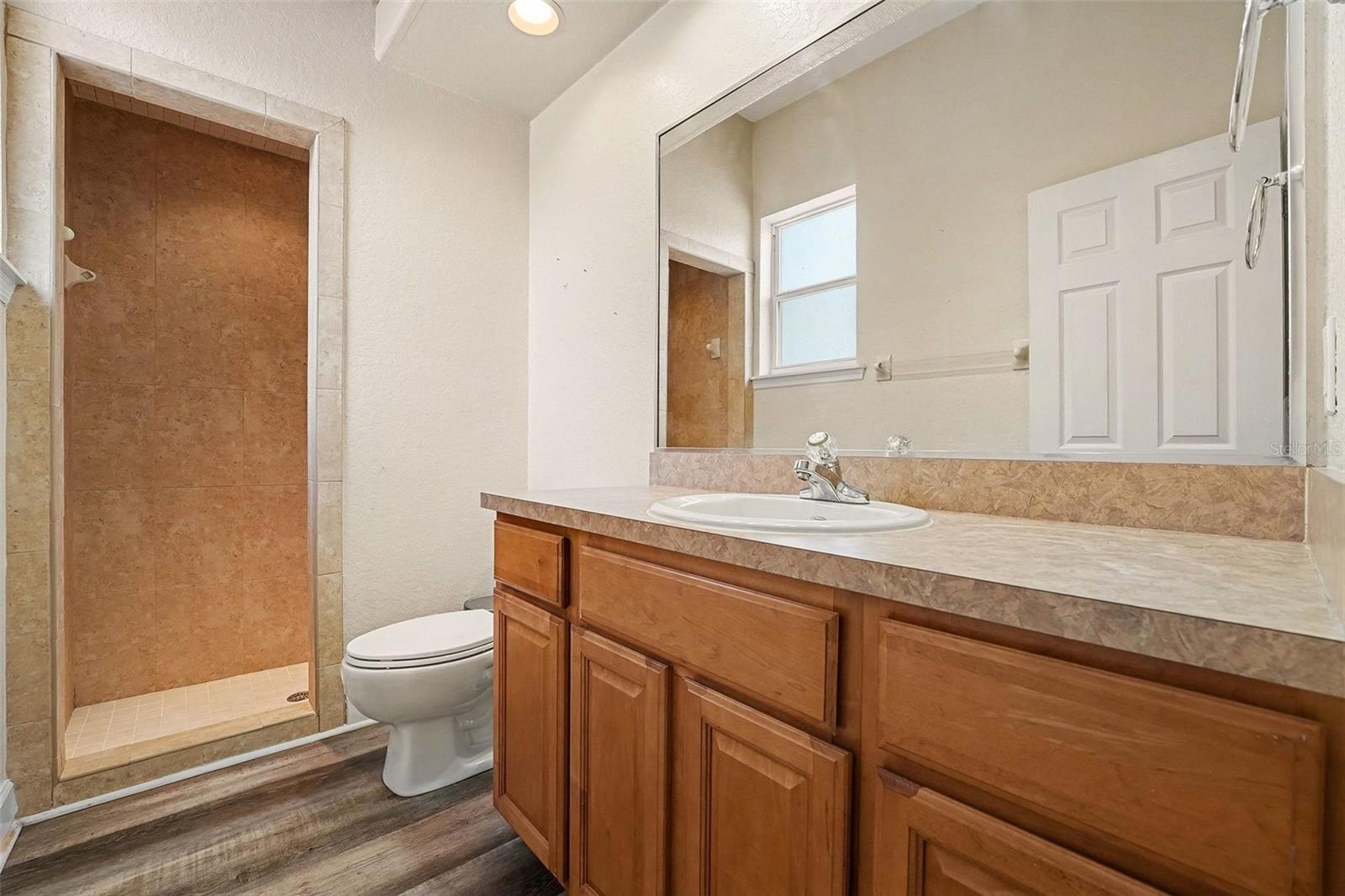 Image 18 of 23 For 5685 Lake Victoria Drive