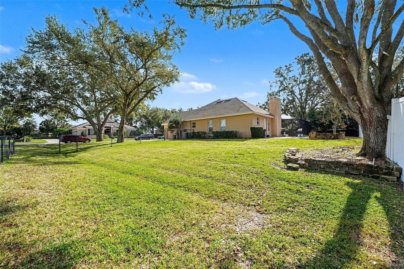 Image 4 of 23 For 5685 Lake Victoria Drive