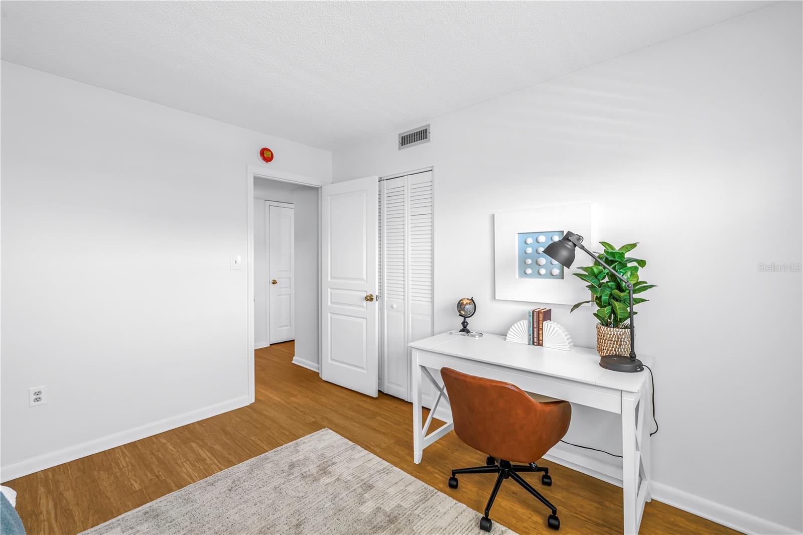 Image 13 of 35 For 9 Haig Place 510