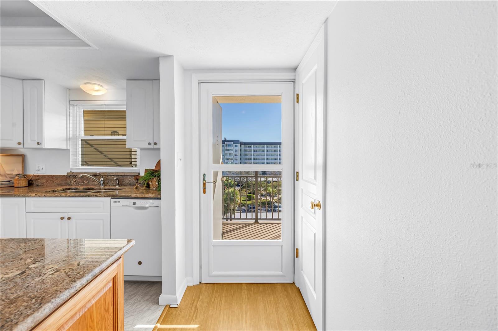 Image 4 of 35 For 9 Haig Place 510