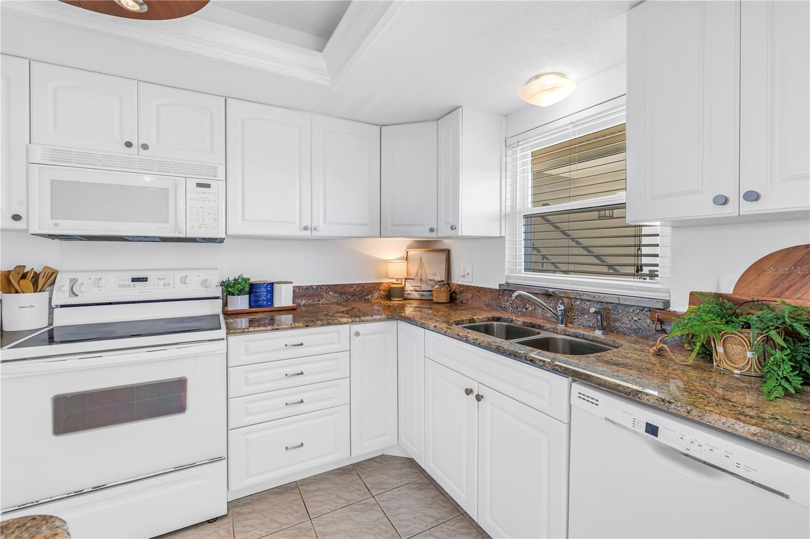 Image 6 of 35 For 9 Haig Place 510