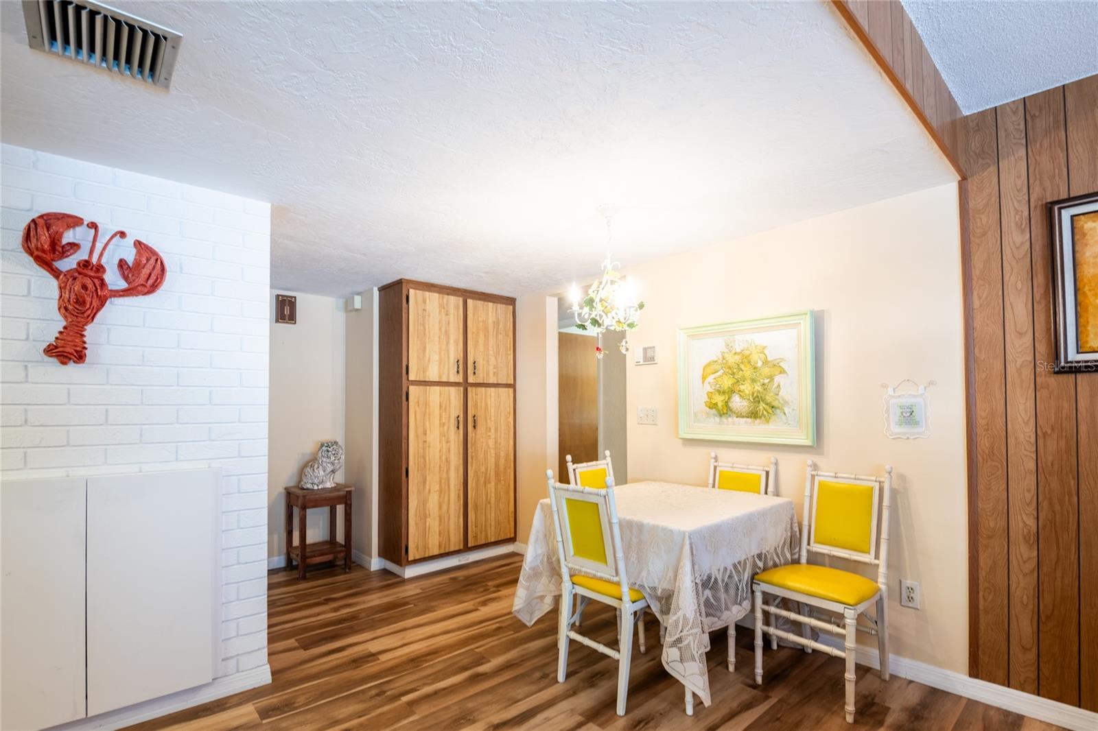 Image 15 of 41 For 1830 Oak Forest Drive S