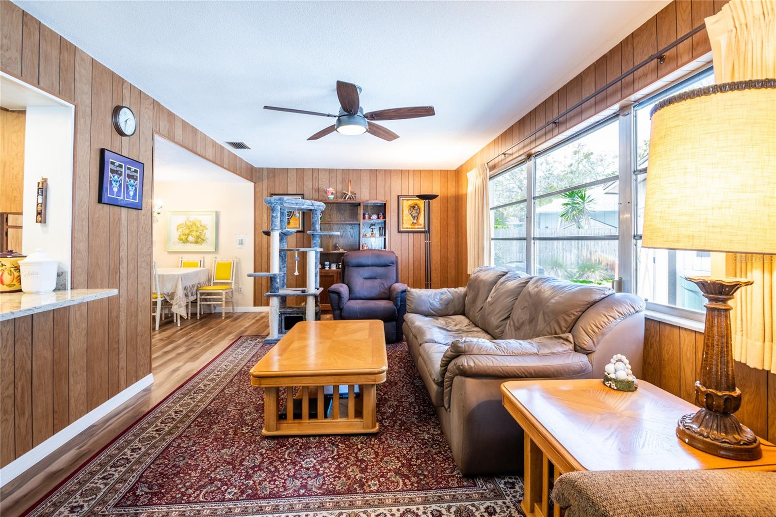 Image 17 of 41 For 1830 Oak Forest Drive S