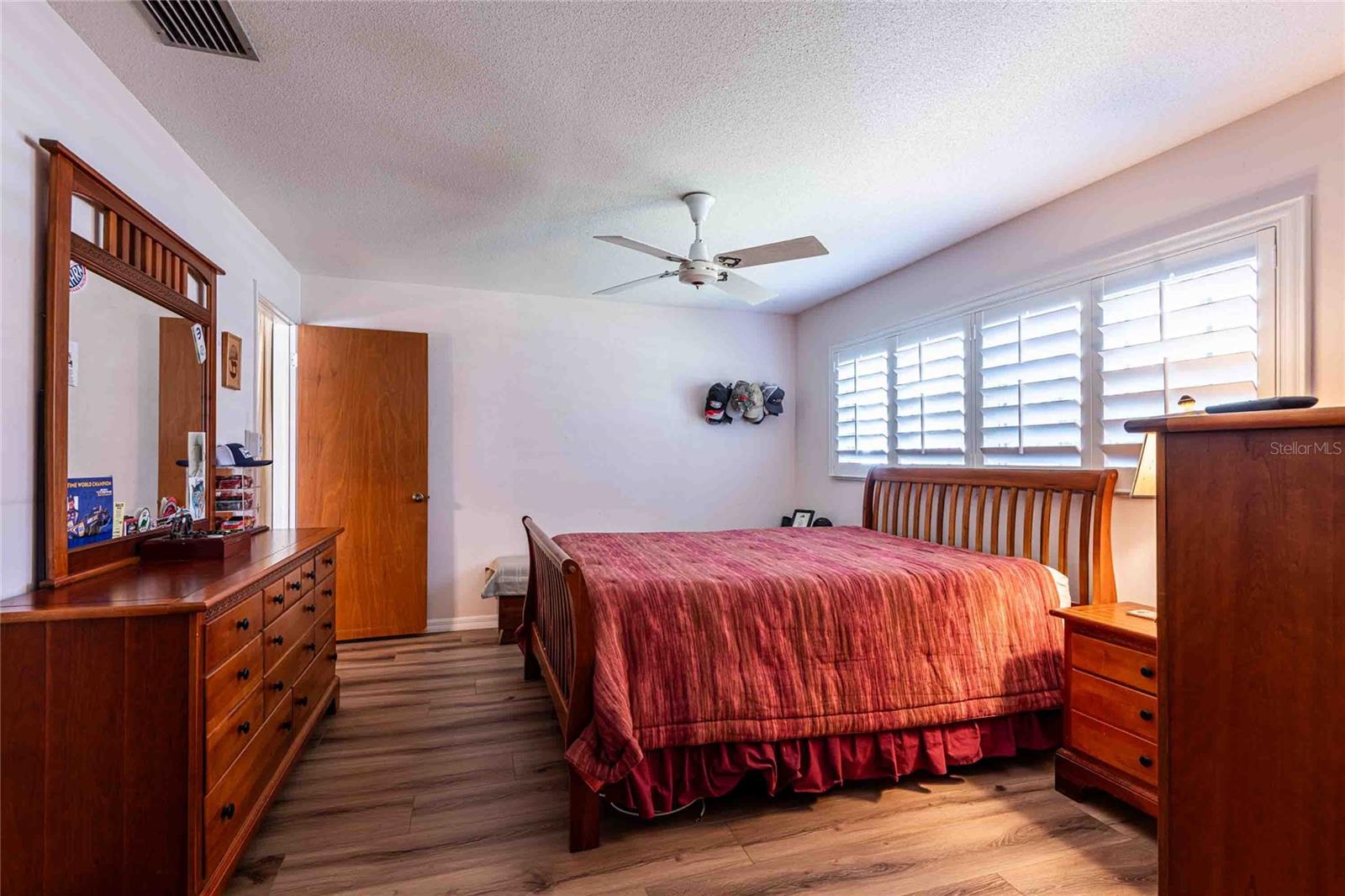 Image 24 of 41 For 1830 Oak Forest Drive S