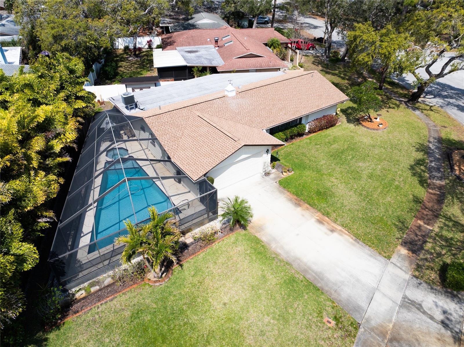 Image 3 of 41 For 1830 Oak Forest Drive S