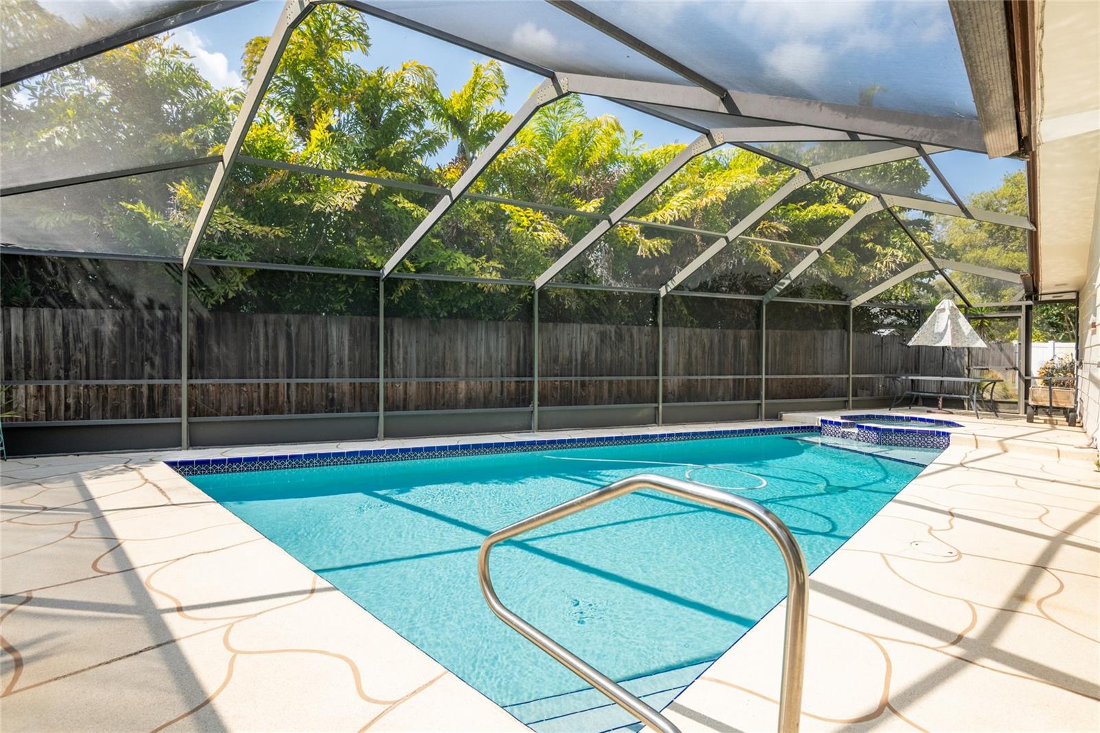 Image 30 of 41 For 1830 Oak Forest Drive S