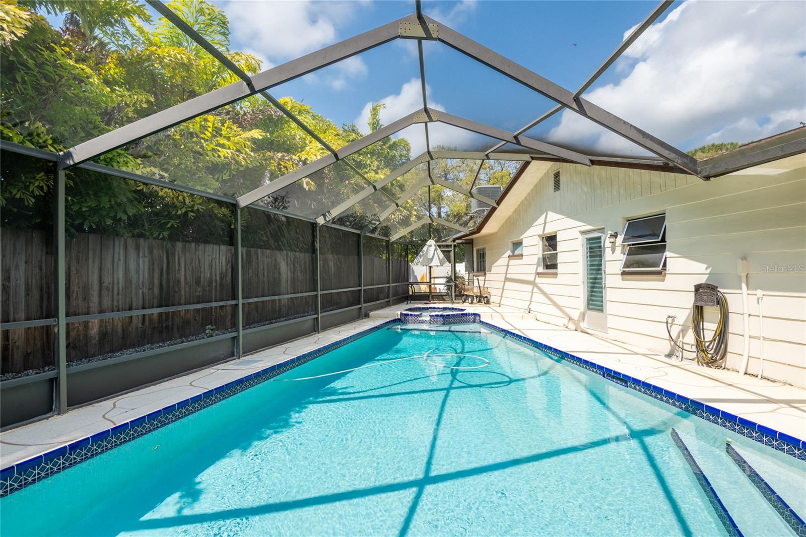 Image 31 of 41 For 1830 Oak Forest Drive S