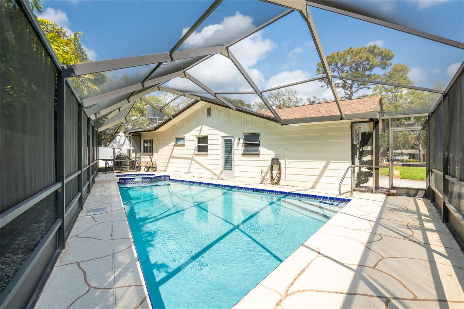 Image 32 of 41 For 1830 Oak Forest Drive S