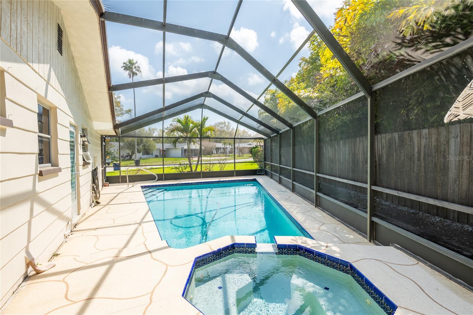 Image 33 of 41 For 1830 Oak Forest Drive S