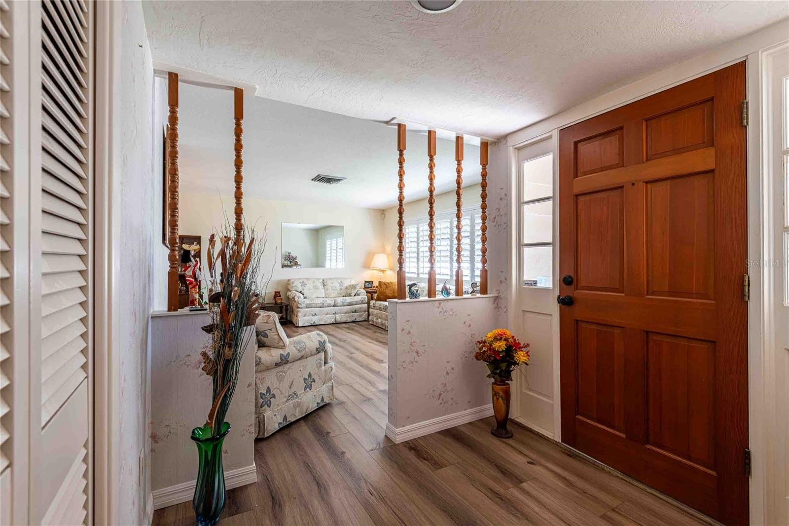 Image 5 of 41 For 1830 Oak Forest Drive S