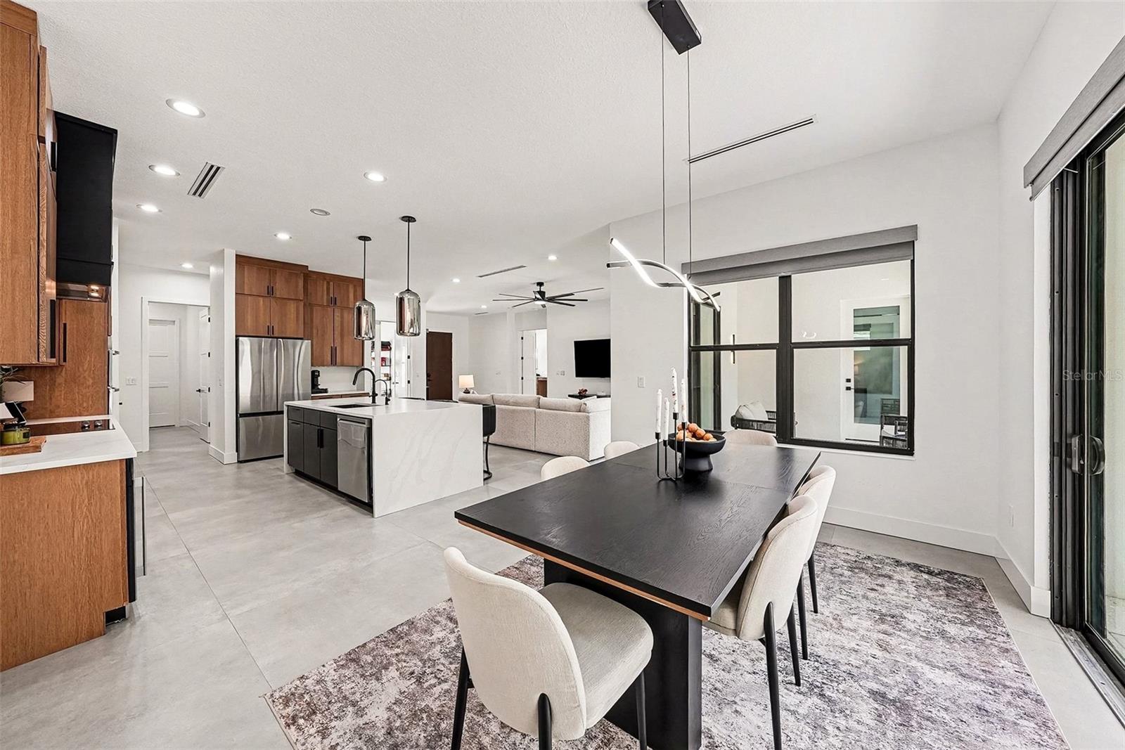 Image 16 of 56 For 17296 Raintree Road