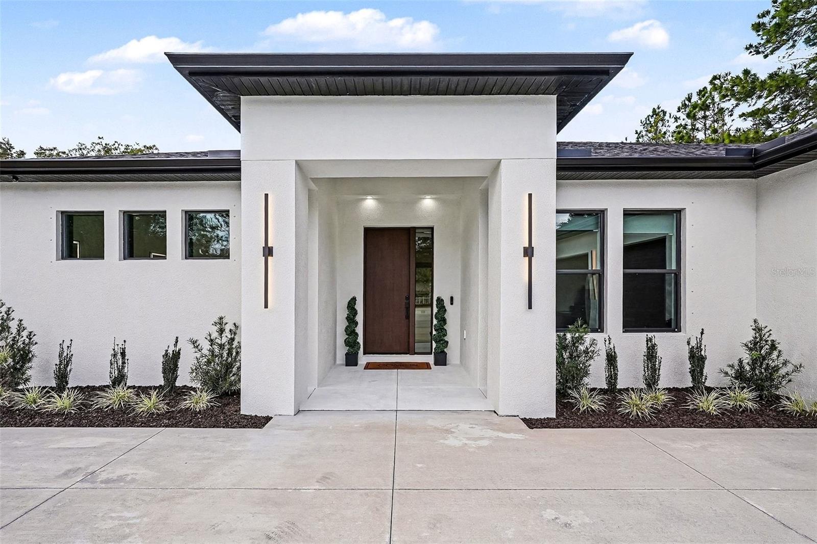 Image 2 of 56 For 17296 Raintree Road