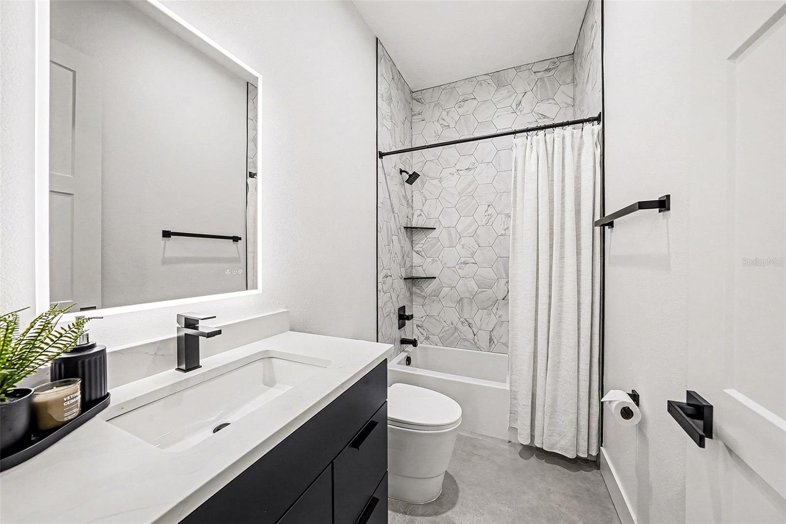 Image 29 of 56 For 17296 Raintree Road