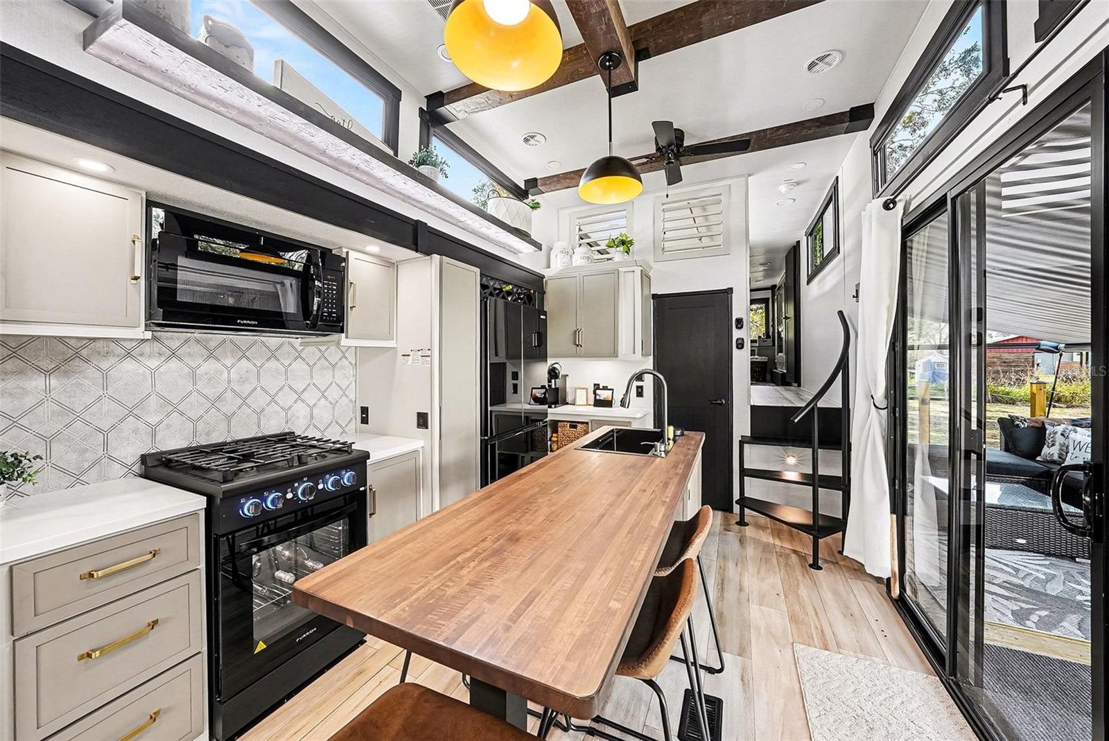 Image 45 of 56 For 17296 Raintree Road