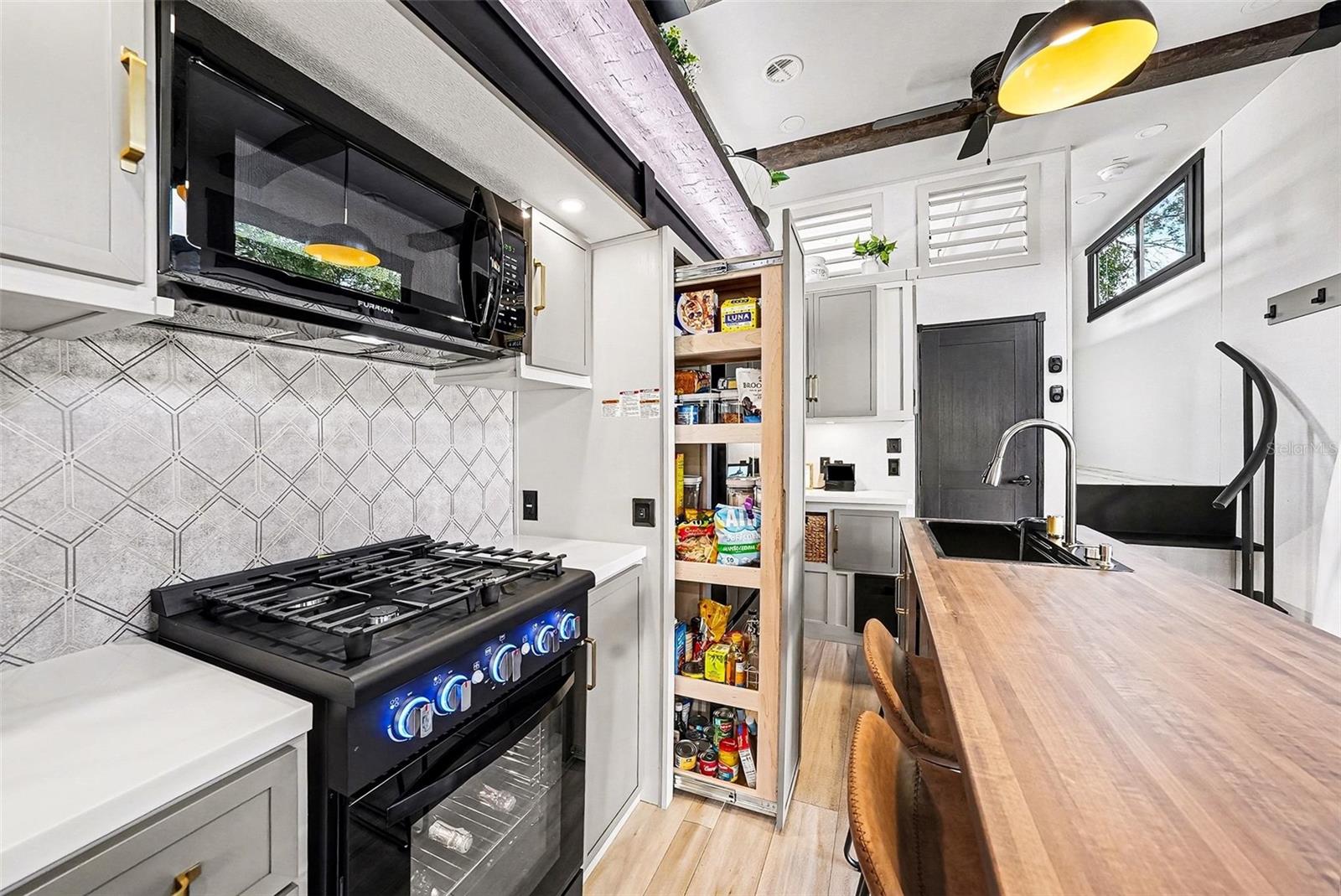 Image 46 of 56 For 17296 Raintree Road